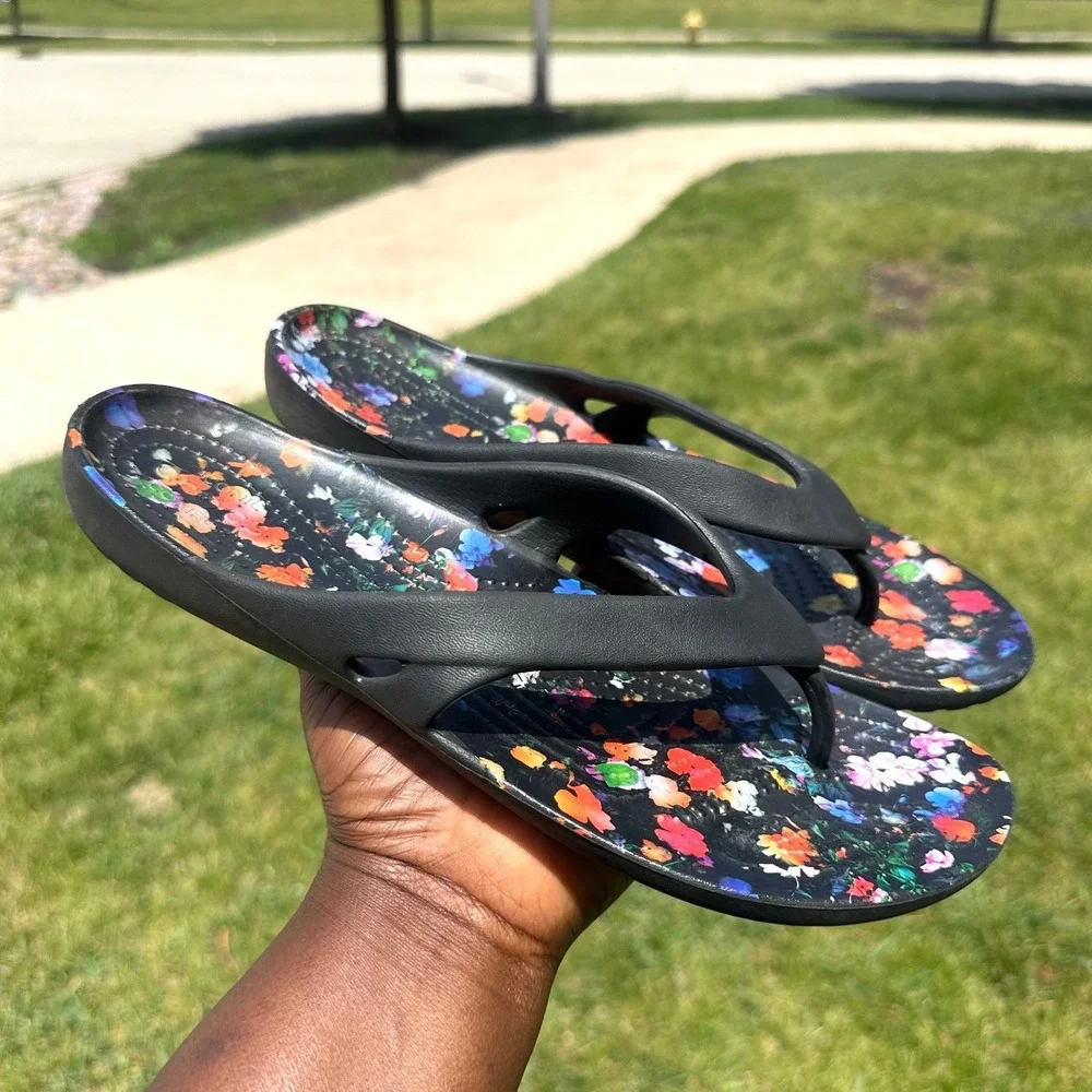 Crocs Kadee II Floral Print Flip Flop Sandals Black Women's Size 9 Shoes - Picture 7 of 10